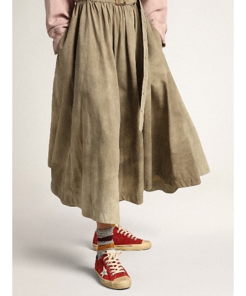 スニーカー GOLDEN GOOSE V-star2 sneakers dark red suede-laminated silver starの画像