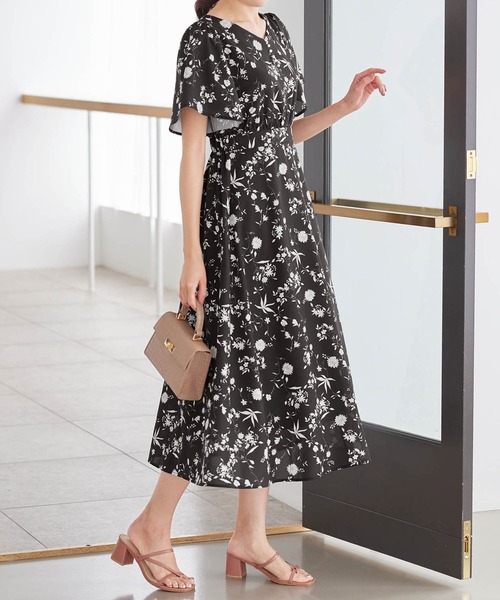 新品　マ・メール　シモネッタ　総柄　ワンピース　8 130 女の子　花　襟付き 新品 マ・メール シモネッタ 総柄 ワンピース 8 130 女の子 花