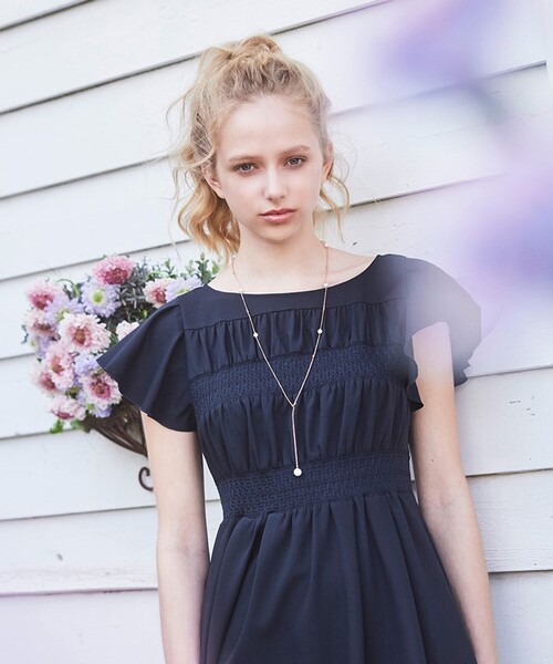 レディヘッドベース 陶器製置物　黒のドレスにパールのネックレス TOCCA（トッカ） ネックレス PEARL WALTZ LARIAT NECKLACE ネックレス