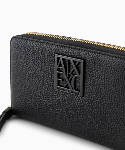 財布 「A|X アルマーニ エクスチェンジ」BOXロゴバックル ジップアラウンドウォレット レディースの画像