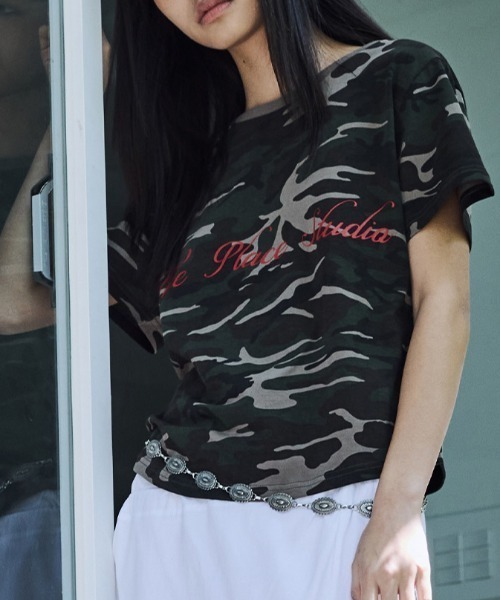 tシャツ A'GEM/9 × .kom 「PLACE STUDIO/プレイススタジオ」 Camo Soft the Place Lettering L