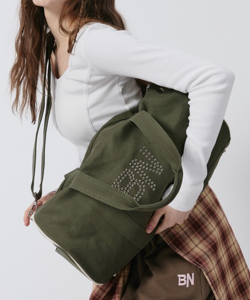 BENUA トートバッグ Studded duffel bag/スタッズダッフルバッグ