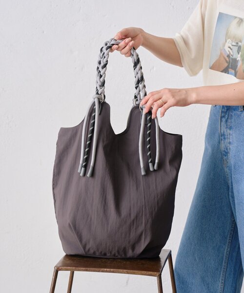 トートバッグ :「大容量／軽量」撥水ナイロンロープハンドルトートBAG レディースの画像