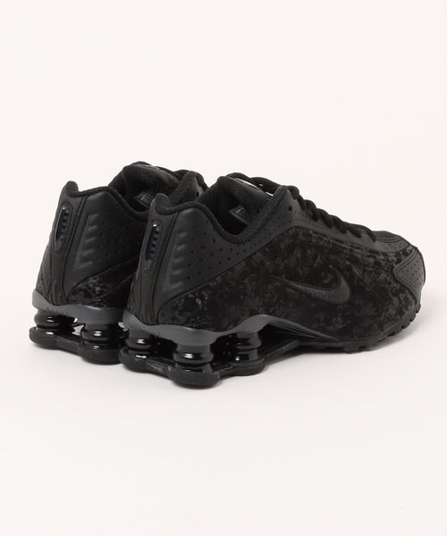 国内配送★NIKE★SHOX R4 ブラック / ダークスモーク 残りわずか NIKE ナイキ ウィメンズ ショックス R4 ブラック/ダークスモーク