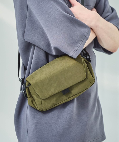 LAKOLE（ラコレ） ショルダーバッグ スクエアマルチショルダーバッグ