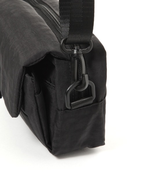 LAKOLE（ラコレ） ショルダーバッグ スクエアマルチショルダーバッグ