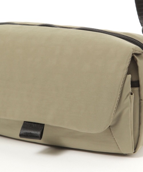 LAKOLE（ラコレ） ショルダーバッグ スクエアマルチショルダーバッグ