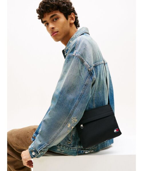 値下！【状態良好】トミージーンズロゴサコッシュ（気軽なお出かけにお洒落）男女用 TOMMY JEANS - 値下！【状態良好】トミージーンズロゴサコッシュ（気軽