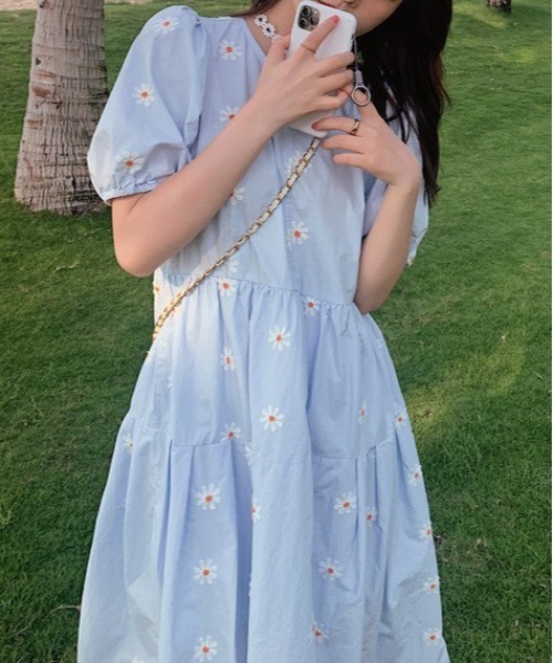 ワンピース デイジー柄 パフ袖ティアードワンピース Zozotown Paypayモール店 通販 Paypayモール