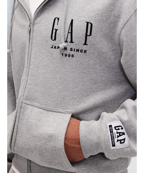 GAP 30周年記念 フード付きパーカー グレー Gap公式オンラインストア | 30th アニバーサリー フレンチテリー