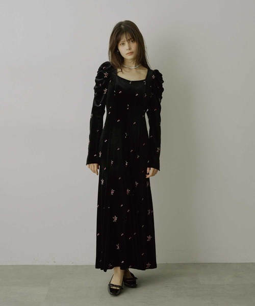 ドレス 「HEIREN」小花刺繍入りベロアドレス  刺繍