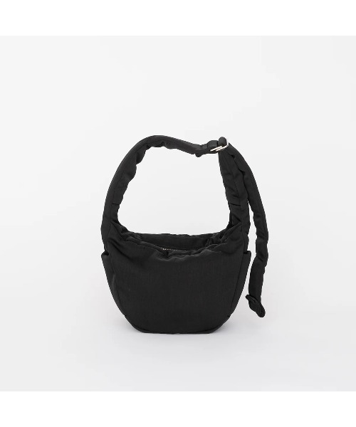 ITTI（イッチ） ショルダーバッグ ANNIE PUFFER MINI MOON BAG メンズ