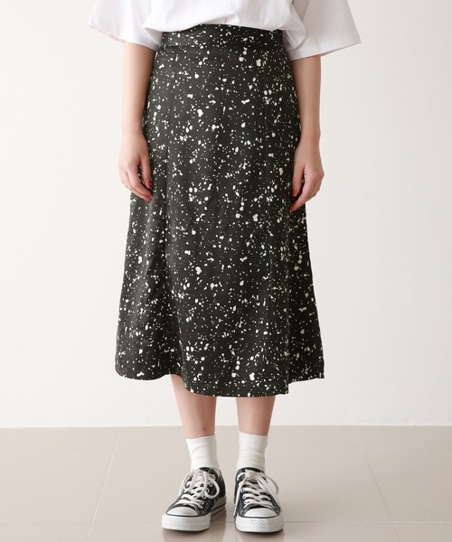 むさしさん専用。美品⭐︎ ホワイトドットフレアスカート Isn't She？（イズントシー） スカート ランダムドットフレアスカート