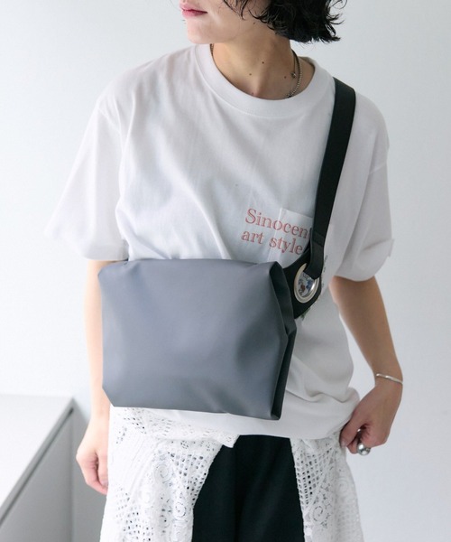 イアパピヨネ バッグ（ボディバッグ）（柄：無地）｜バッグ