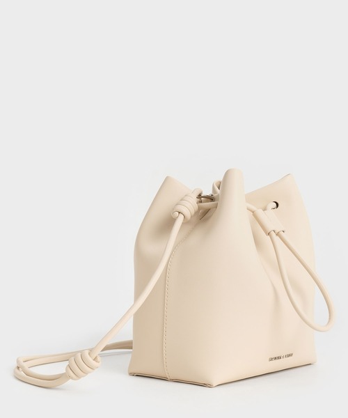 【新品未使用】 CHARLES&KEITH レイアノットバケットバッグ トープ 新品未使用】 CHARLES&KEITH レイアノットバケットバッグ トープ