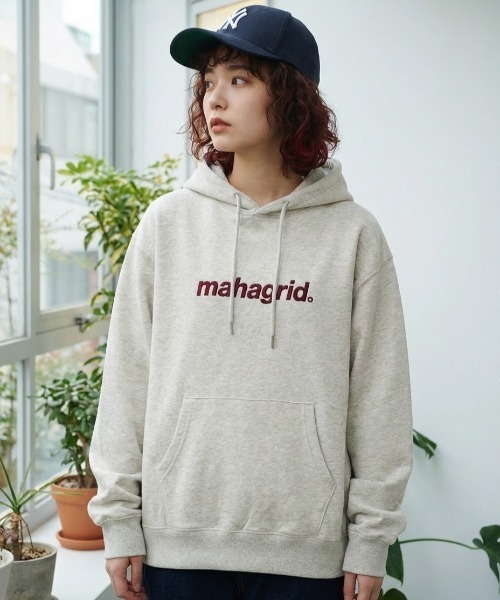 MAHAGRID（マハグリッド） パーカー BASIC LOGO HOODIE 刺繍