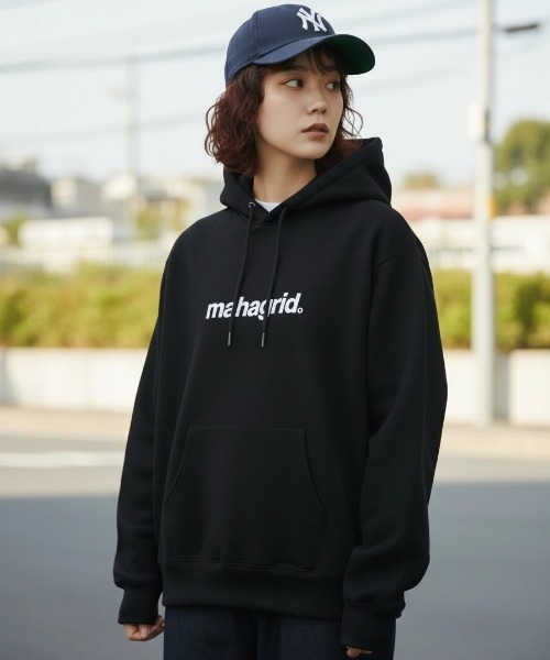MAHAGRID（マハグリッド） パーカー BASIC LOGO HOODIE 刺繍