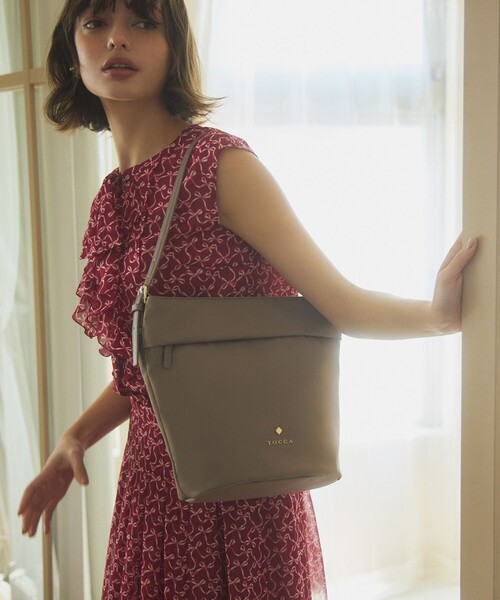 TOCCA　ピンク　ナイロンバック TOCCA ショルダーバッグ バッグ PIECE OF CRESCENT NYLONBAG