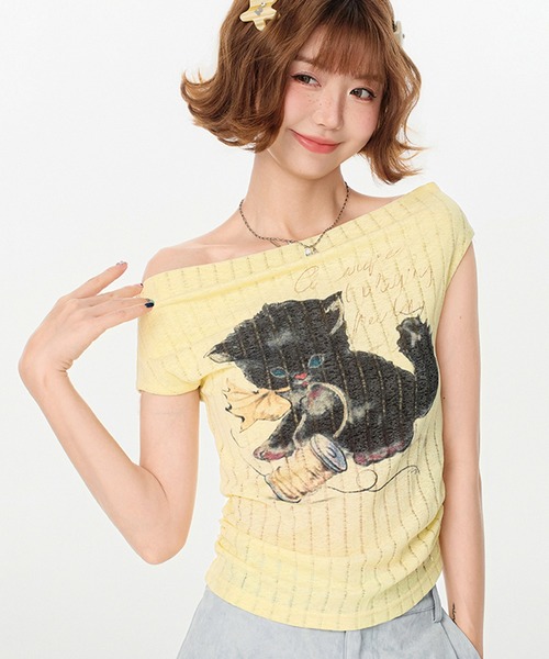 キャットプリント シアーストライプ オフショルダートップス GH25s097「Girlyhalo」 レディース