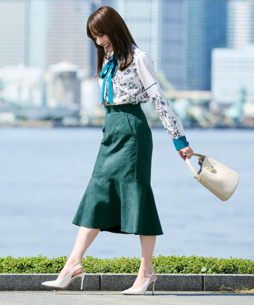 【新品】ピンキーアンドダイアン◆スカーフプリントブラウス カーキ 38 PINKY&DIANNE（ピンキー アンド ダイアン） ブラウス シャツ