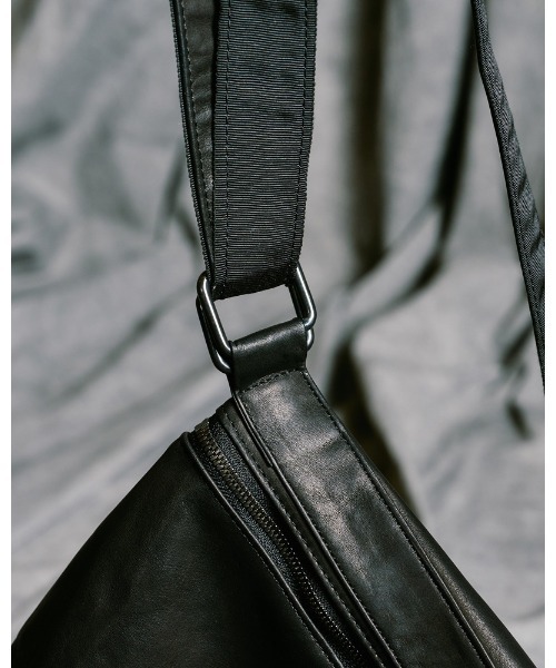ショルダーバッグ leather shoulder bag メンズの画像