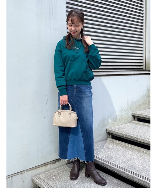 パーカー 「Wrangler（ラングラー）別注」オーバーサイズで旬なデザイン。裏毛フードプルオーバー レディース Wrangler パーカー 「Wrangler（ラングラー）別注」オーバー