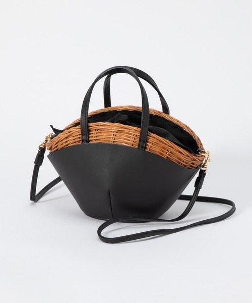 The Bagmati ショルダーバッグ バッグ BAGMATI LEATHER