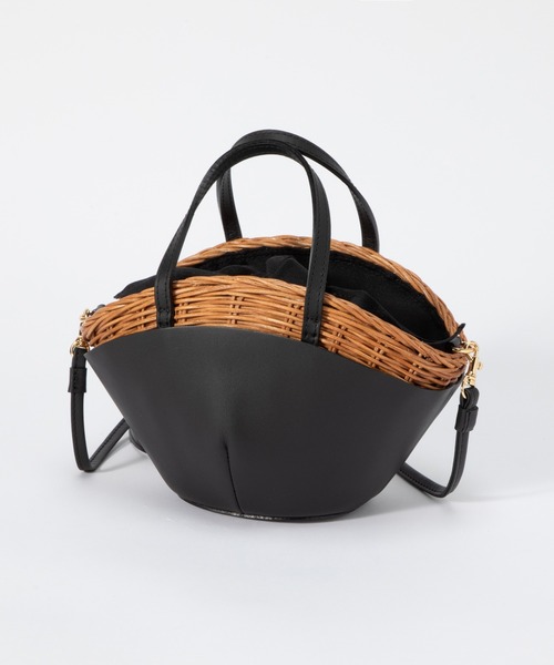The Bagmati ショルダーバッグ バッグ BAGMATI LEATHER