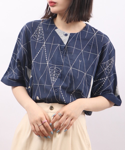 ブラウス シャツ EMAGO 木の総柄刺繍ドルマン半袖シャツ レディース Emago ブラウス シャツ EMAGO 木の総柄刺繍ドルマン半袖シャツ