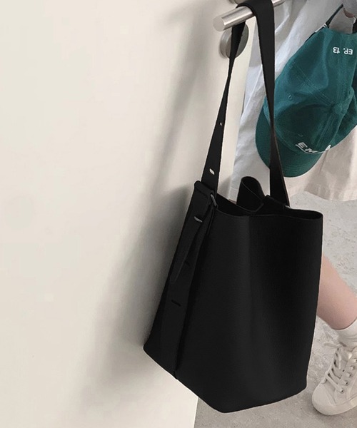  ★バケットバッグ ショルダーバッグ トートバッグ CHARLES ＆ KEITH ショルダーバッグ バッグ Sybill シビル ジオ