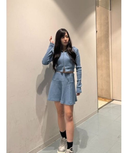 SLY（スライ） ワンピース CROPPED HOODIE FLARE SK 2P クロップド