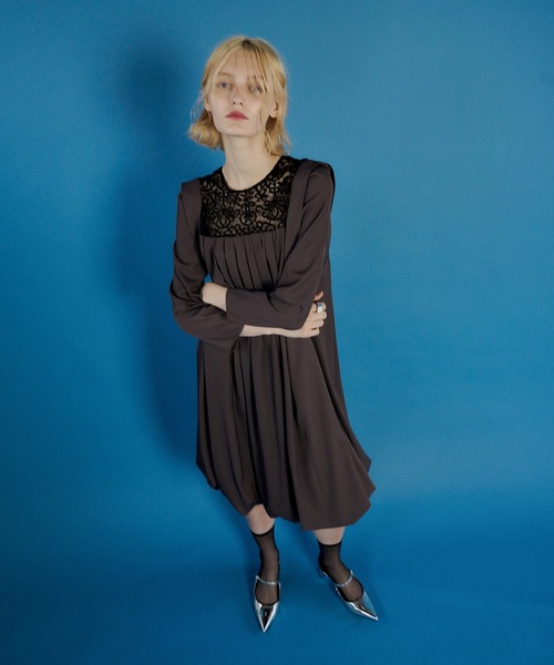 et.UNiVER ドレス Reversible Balloon Silhouette Knee-Length Dress