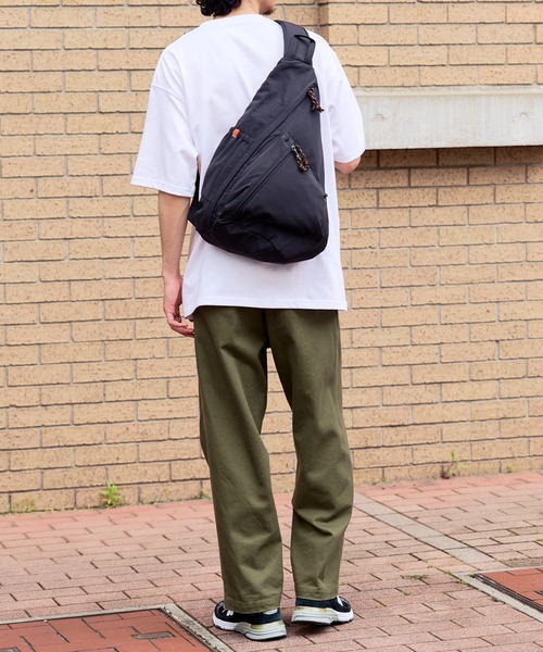 UNIVERSAL OVERALL（ユニバーサルオーバーオール） ショルダーバッグ 