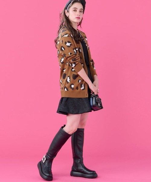 Chesty ブラックロングブーツ パール装飾 最 安値ファッション - Chesty ブラックロングブーツ パール装飾 C99100033