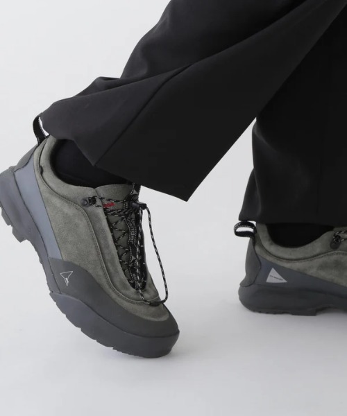 and wander（アンドワンダー） スニーカー ROA x and wander/ロア