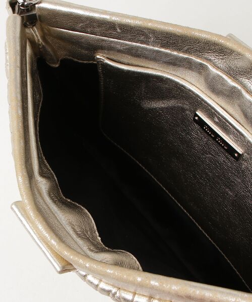 miu miu（ミュウミュウ） クラッチバッグ - ゴールド レディース