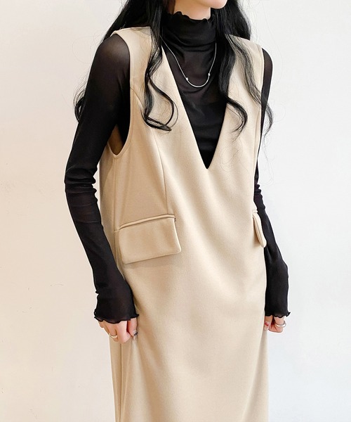 ジャンパースカート 上品さがポイント フラップ付き深Vネック