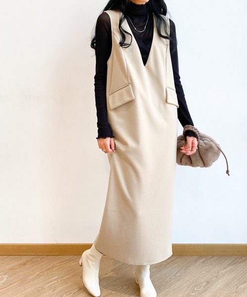 ジャンパースカート 上品さがポイント フラップ付き深Vネック