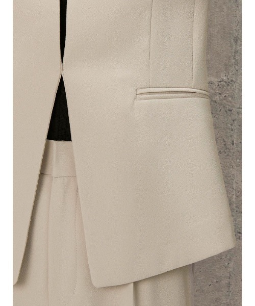 Perfect Suit FActory スーツ ノーカラーサテンジョーゼット