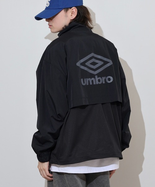 UMBRO フード着脱式 ナイロンジャケット ブラック×ホワイトS UMBRO フード着脱式 ナイロンジャケット ブラック×ホワイトS