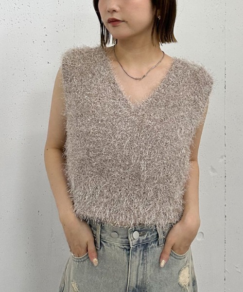【新品、未使用、タグ付き】SLOBE IENA ラメフェザーニットベスト SLOBE IENA（スローブイエナ）の「ラメフェザーニットベスト