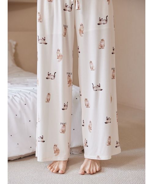 パジャマ ルームウェア 「ONLINE限定」ファッションCATS＆DOGS ワンポイントTシャツ＆ロングパンツセット レディースの画像