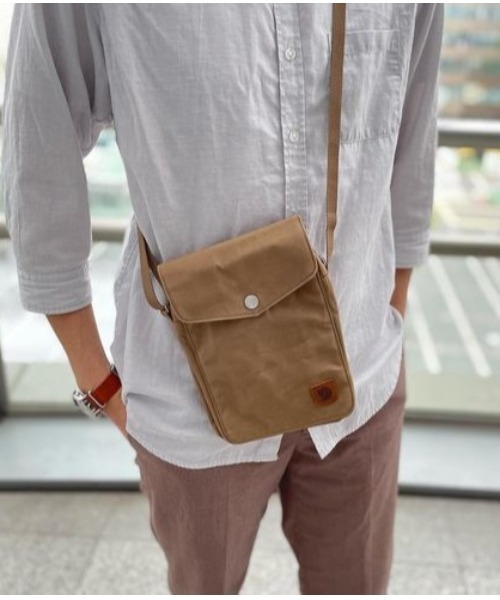 FJALL RAVEN（フェールラーベン） ショルダーバッグ Greenland Pocket 