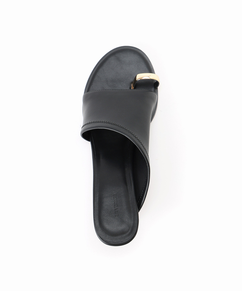 LE VERNIS/ルベルニ Toe ring sandals 黒 24 Le Vernis サンダル LE VERNIS/ルベルニ Toe ring sandals