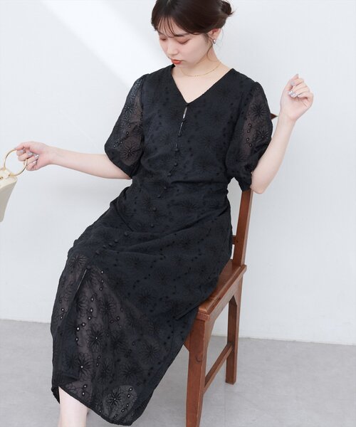 natural couture ワンピース 「WEB限定」お花刺繍フロント釦V