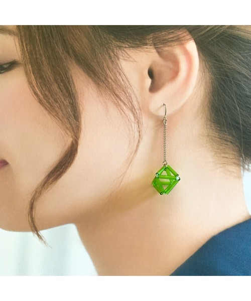 TONE（トネ） ピアス 「TOMEI LAB」ヒンメリ風 正八面体 揺れる ピアス