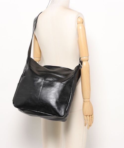VIBGYOR ショルダーバッグ 「IZU」 フェイクレザービッグショルダー