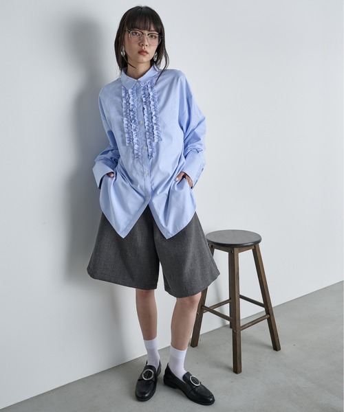 THE Yon ブラウス シャツ フリルアクセントロングカフストライプシャツ