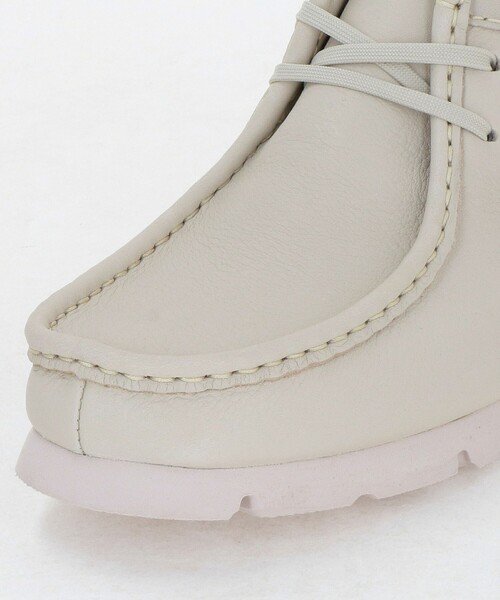 デッキシューズ 「Clarks Originals」ワラビー ゴアテックス シューズ メンズの画像