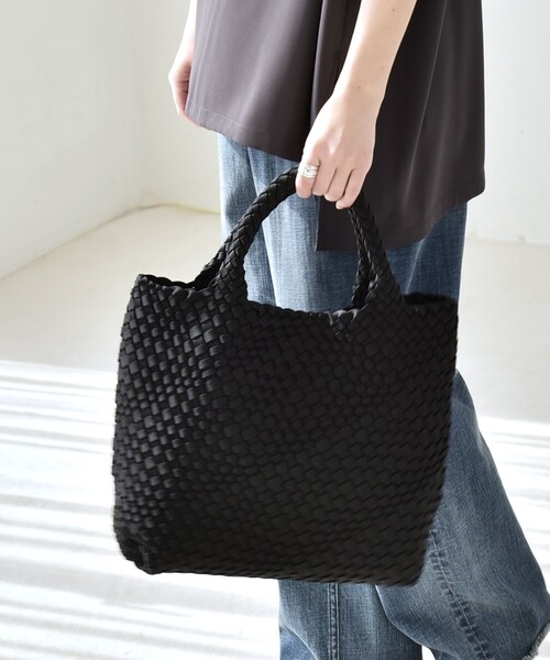 黒の編み込みトートバッグ quaranciel トートバッグ quaranciel: ポーチ付き メッシュ 編み込み